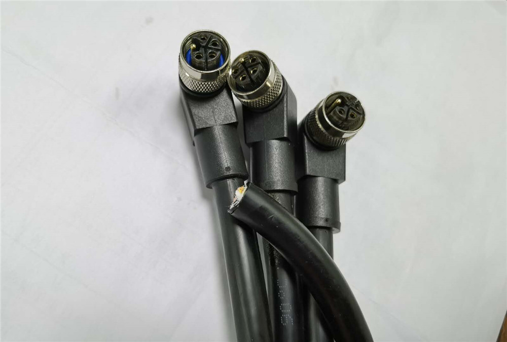 M12 4+1 PE L coded angle 90 dip cable
